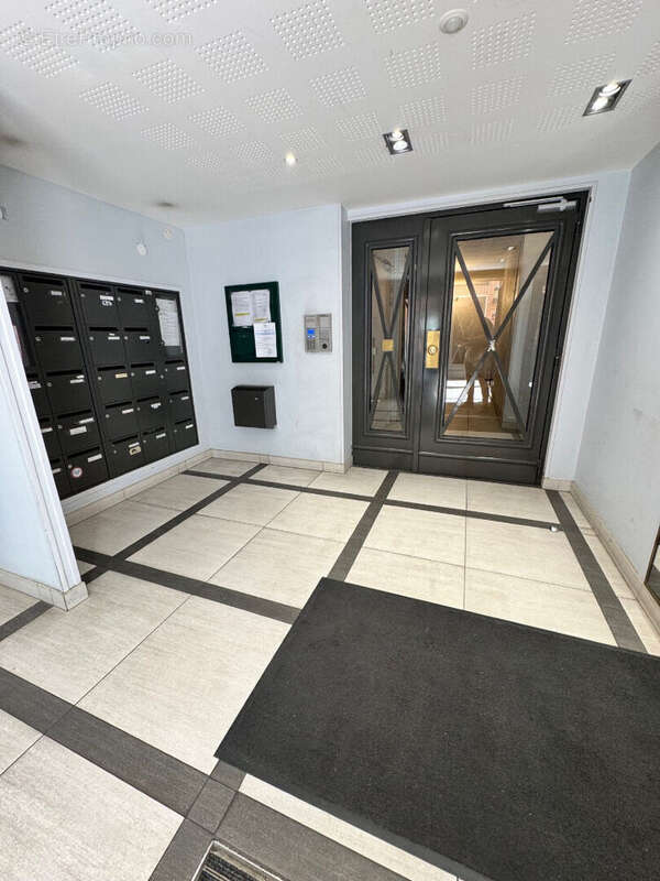 Appartement à LES PAVILLONS-SOUS-BOIS