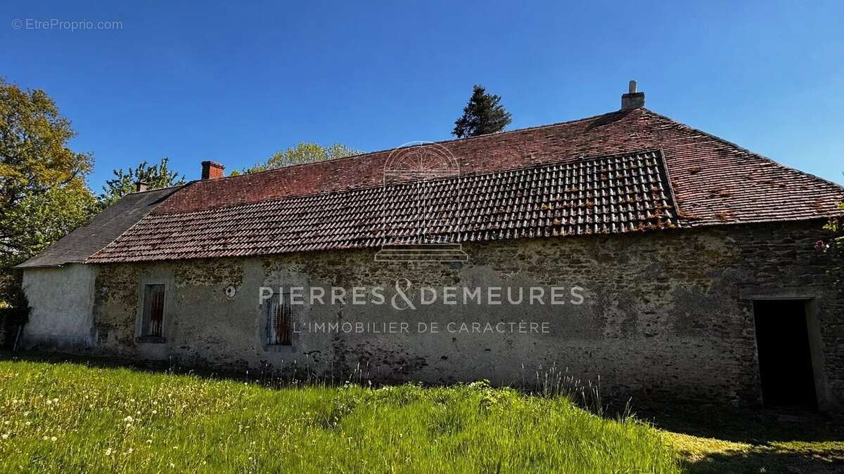 Maison à SAINT-PIERRE-LE-BOST