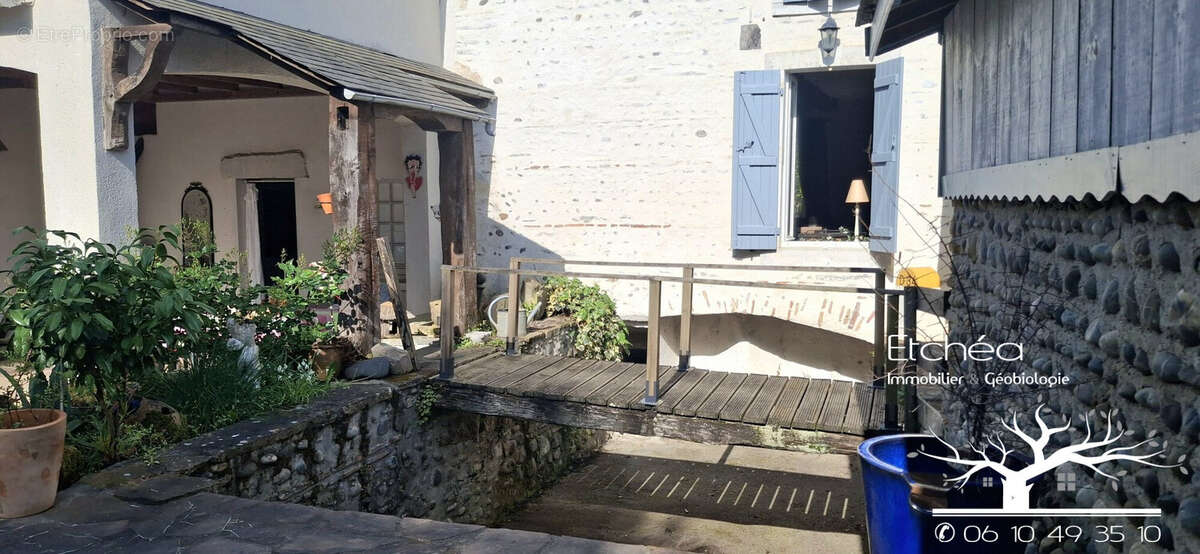 Maison à ARTIGUELOUVE