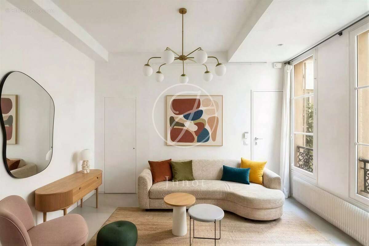 Appartement à PARIS-10E