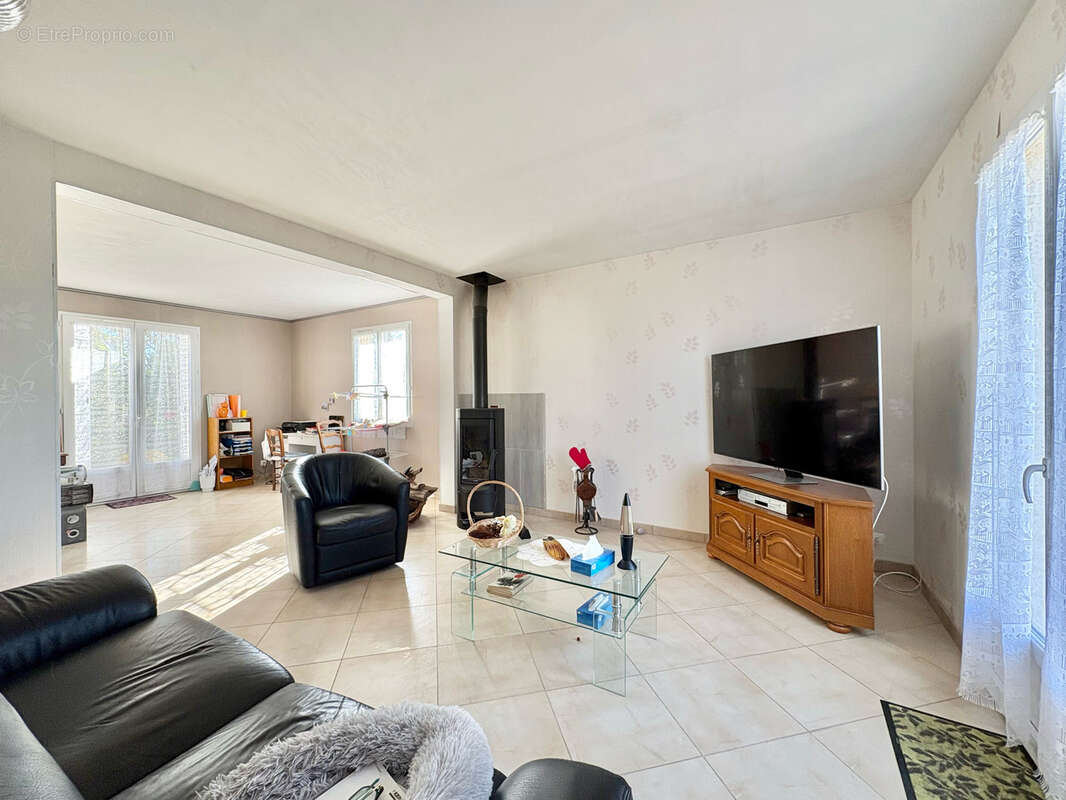 Maison à TERRASSON-LAVILLEDIEU