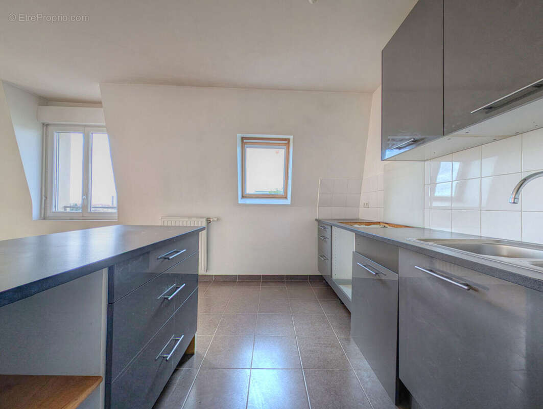 Appartement à LA GARENNE-COLOMBES