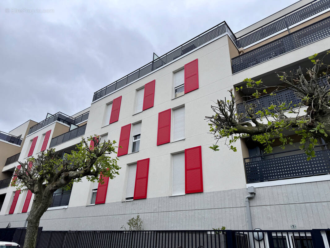 Appartement à PARAY-VIEILLE-POSTE