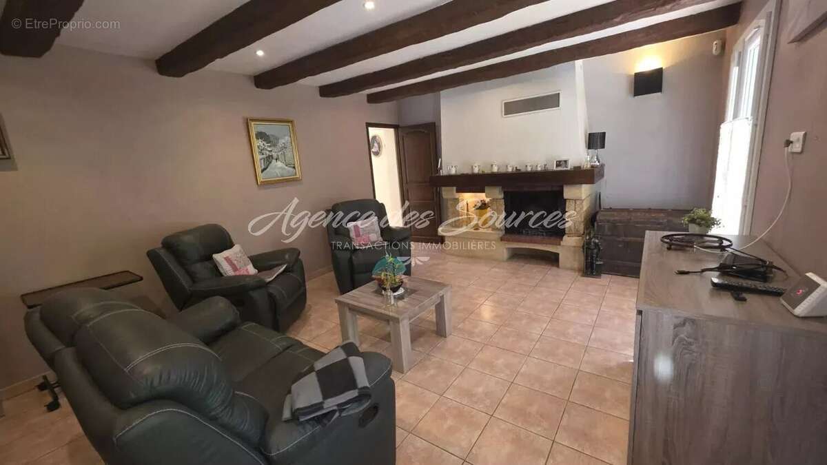Maison à TAVERNES