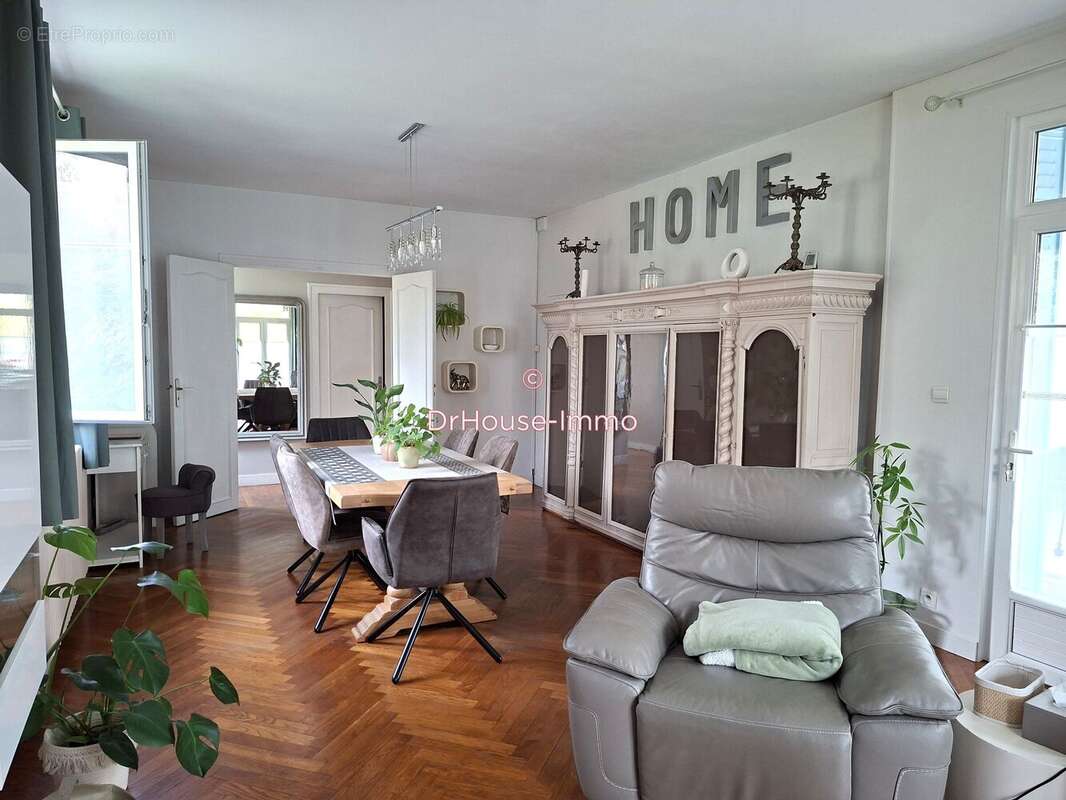 Maison à SAINT-ASTIER