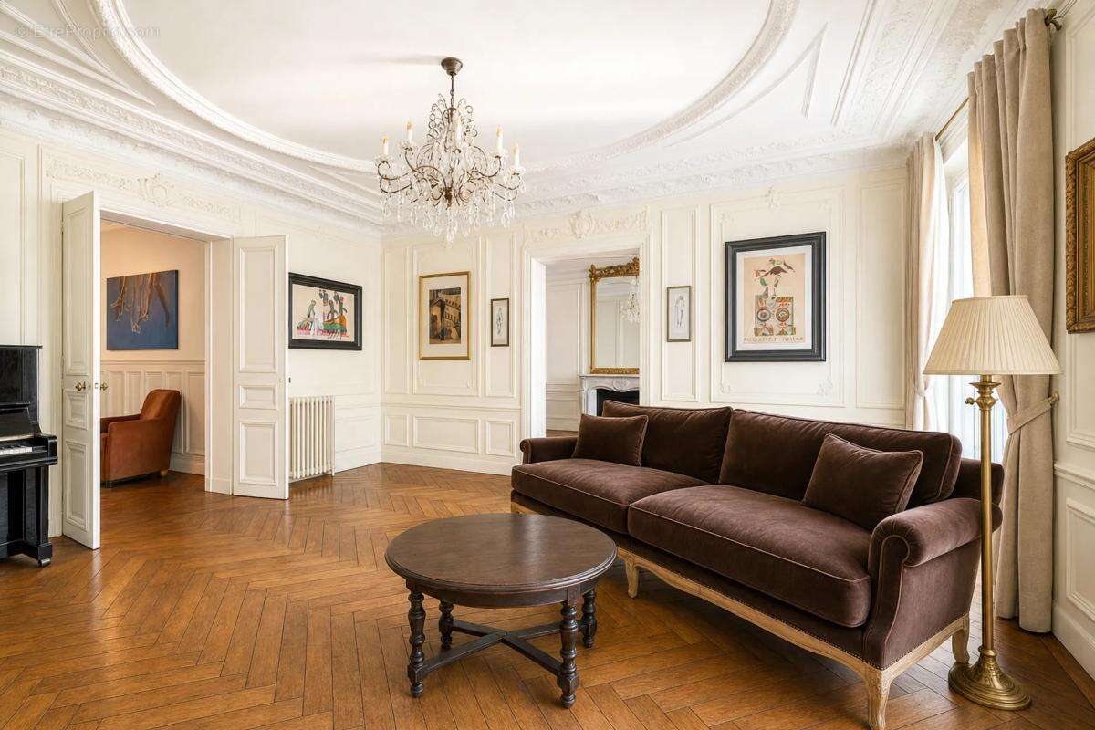 Élégant 6 pièces de 166 m² à Kléber - photo 2