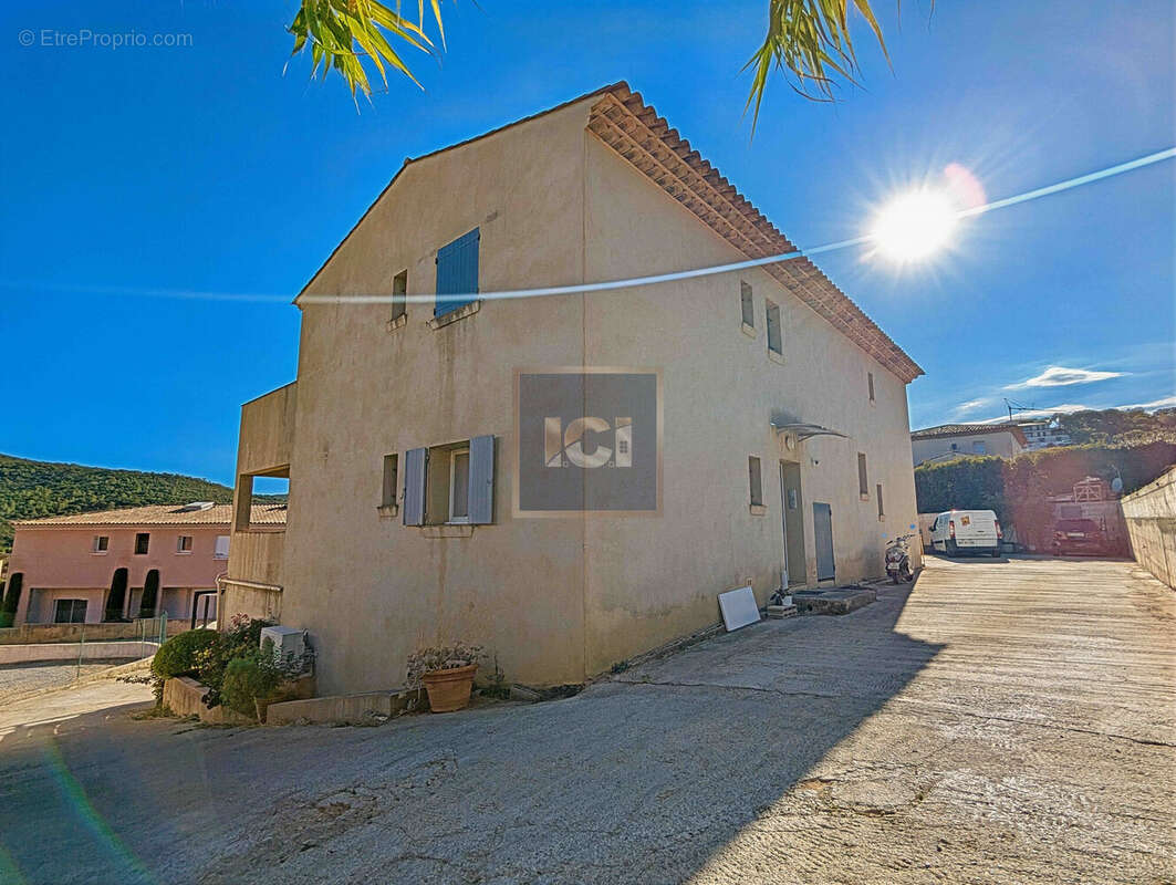 Appartement 308 m² à Sainte-Maxime  - photo 2