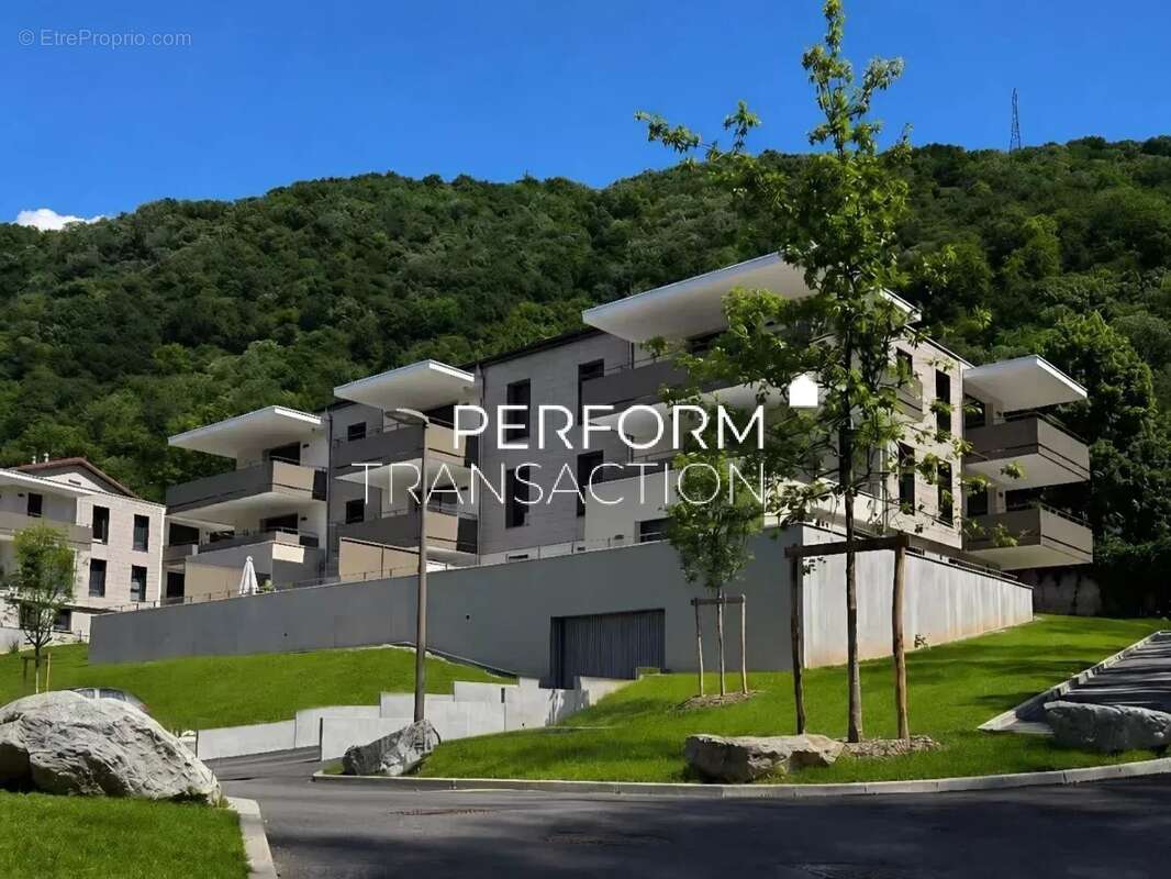 Appartement à POISAT