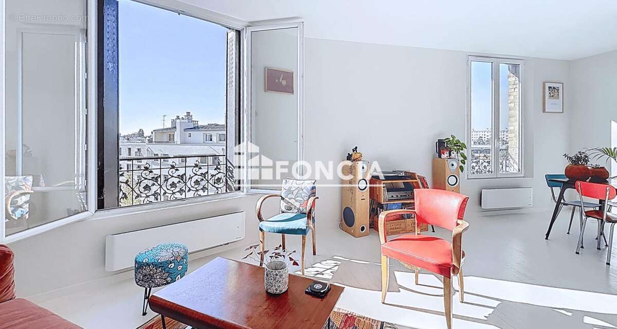 Romainville – appartement familial 5 pièces – double séjour – 3 chambres - charme de l'ancien – métro ligne 11 à 3 minutes – exc - photo 4
