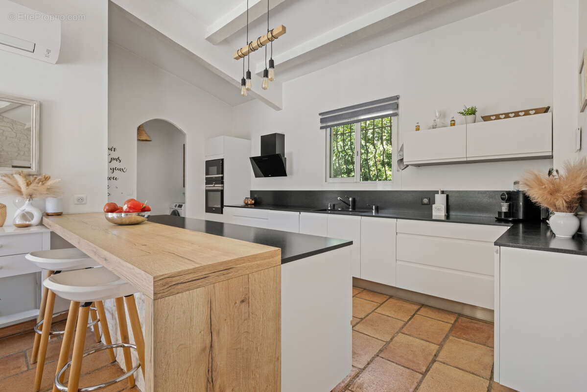 Maison à TOURRETTES-SUR-LOUP