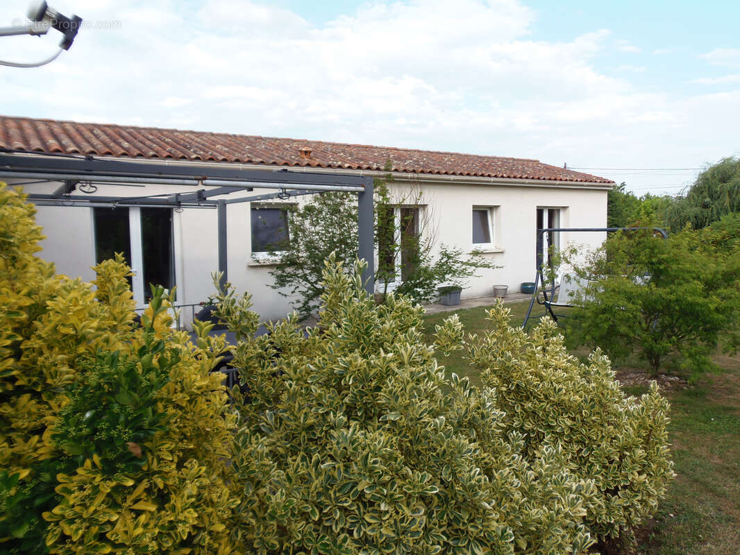 Maison à SAINT-FORT-SUR-GIRONDE