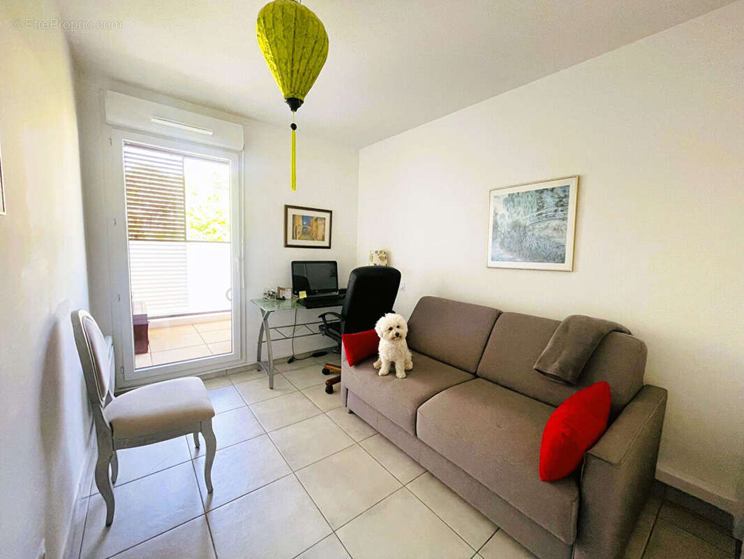 MAUGUIO 4 pièces 3 chambres 2 S.de bain, Terrasse en L 37 m2, parking + garage fermé - photo 13