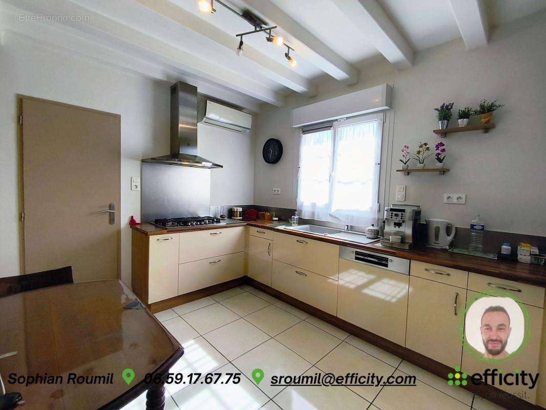 Maison 155 m² à Puymoyen  - photo 7