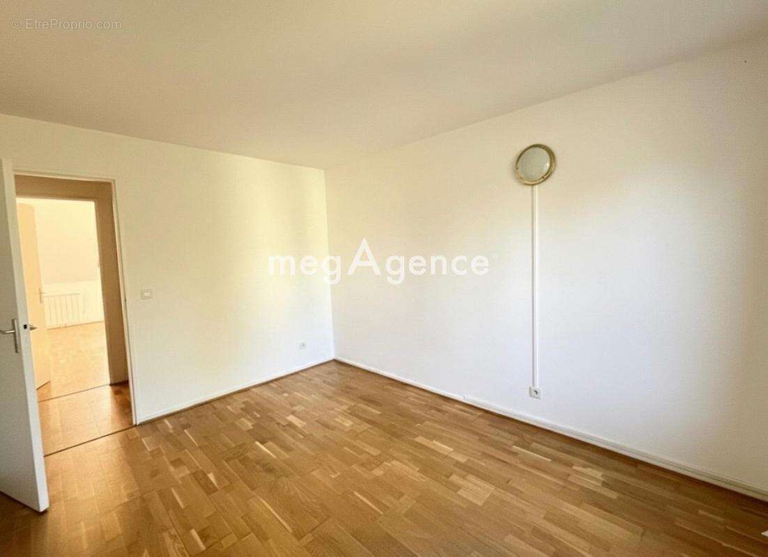 Maison à SAINT-NOM-LA-BRETECHE