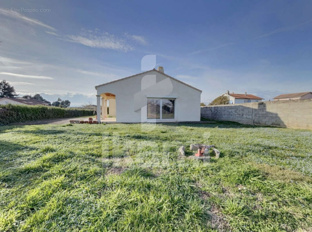 Maison à ANNEYRON