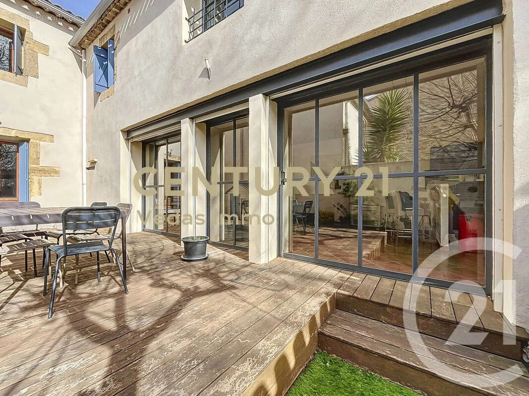 Maison à SAINT-JEAN-DE-VEDAS