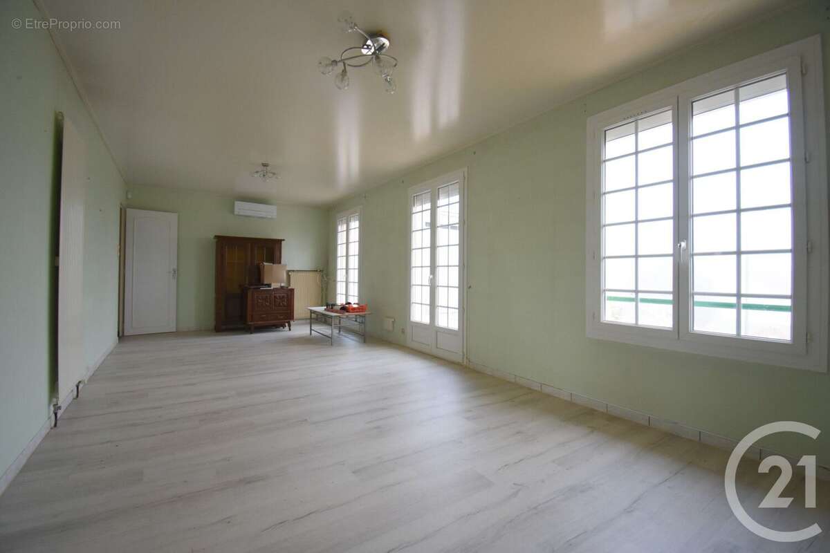 Maison à SAINT-GERMAIN-DES-FOSSES