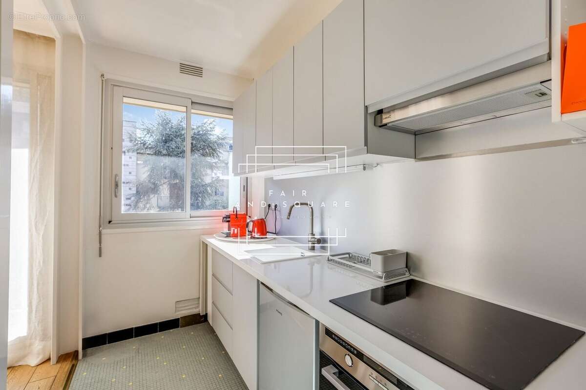 Appartement à NEUILLY-SUR-SEINE