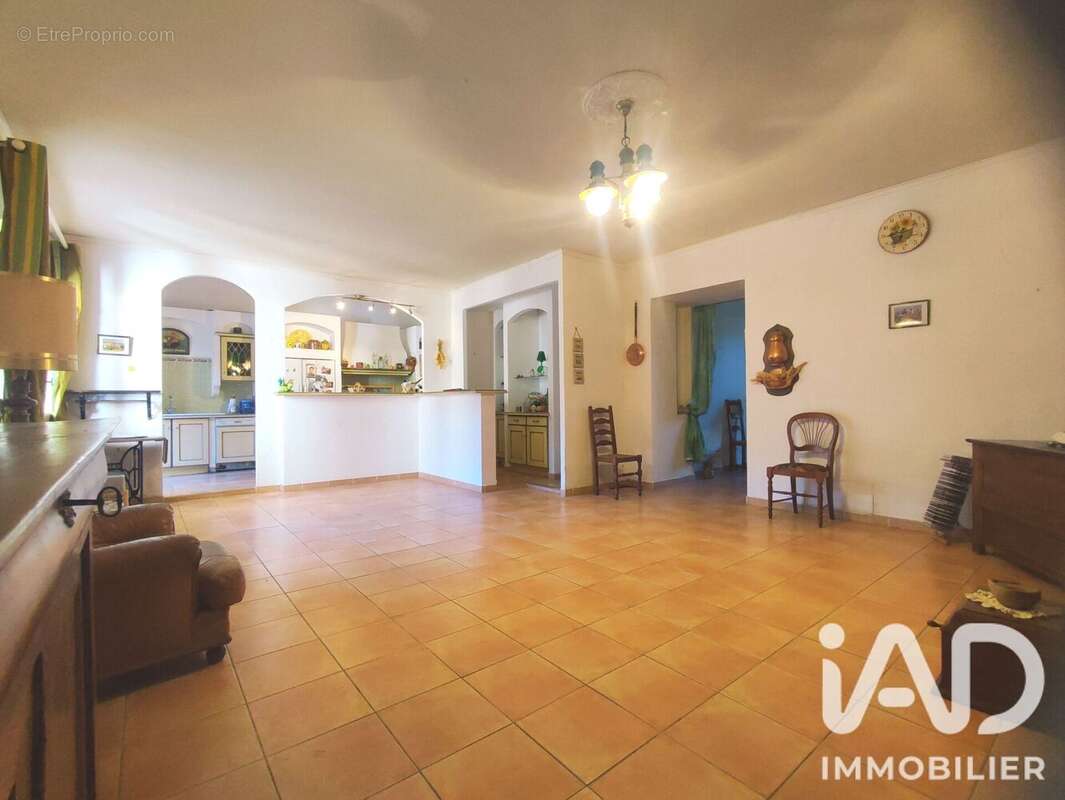 Maison 285 m² à Gabian  - photo 7