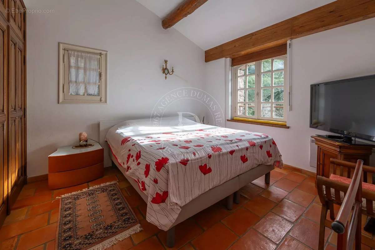 Maison à PUGET-THENIERS