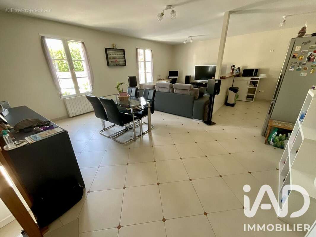 Photo 3