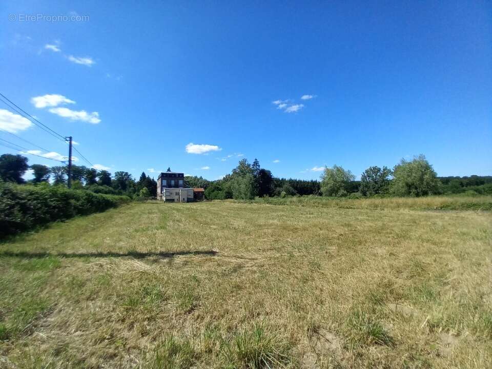 Terrain à LA SENTINELLE