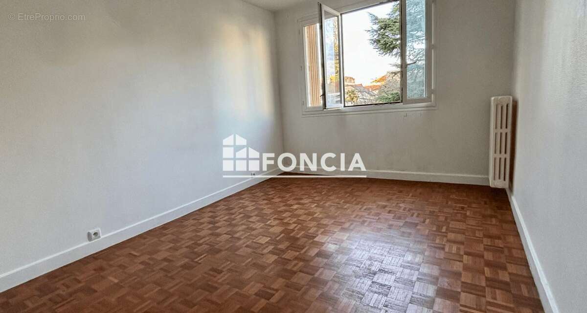 Appartement à SAINT-MAUR-DES-FOSSES