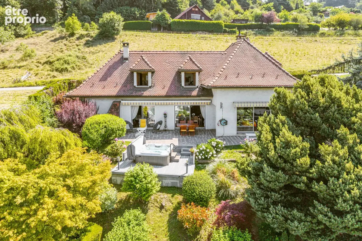 Maison familiale 7 pcs - 277m2 - Vue panoramique sur les montagnes - photo 1