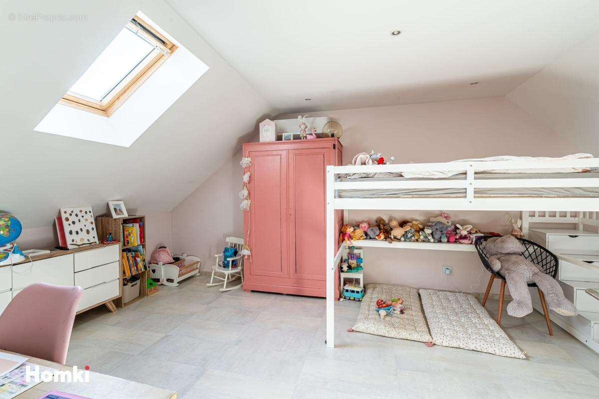 Maison/Villa T5 de 165 m2 à La Chapelle-Saint-Mesmin 45380 - photo 16