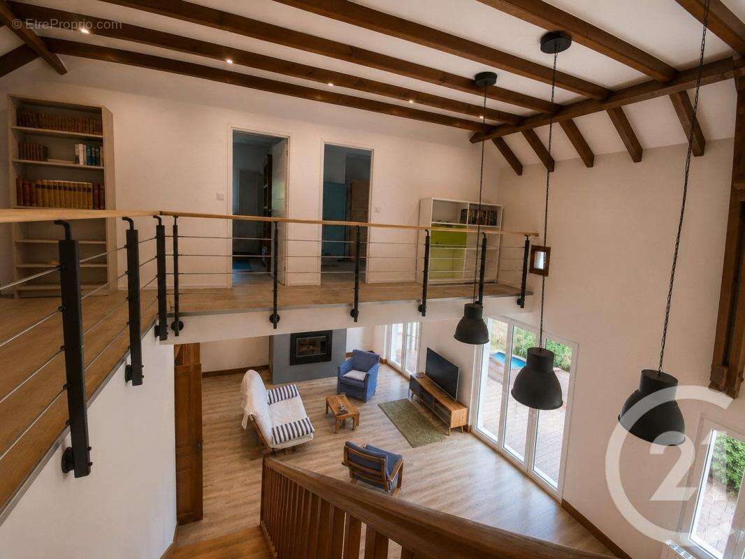 Maison 208 m² à Saint-Junien  - photo 3