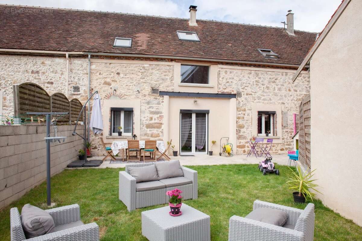 Maison à PERCENEIGE