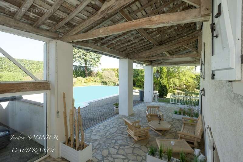 Dpt Tarn (81), à vendre Puylaurens maison P7 de 320 m² - Terrain de 3000 m² - photo 3