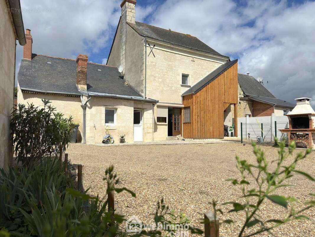Maison 121 m² à Vernoil  - photo 10