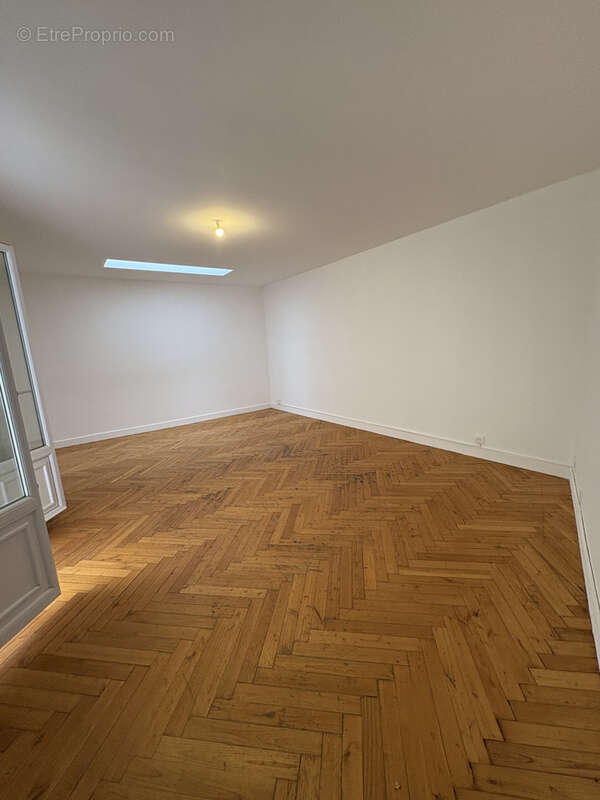 Maison à VIC-LE-COMTE