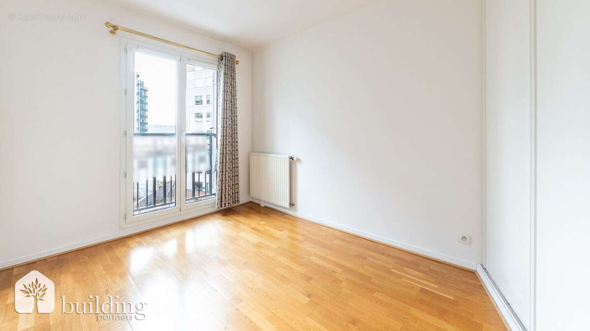 Appartement à COURBEVOIE