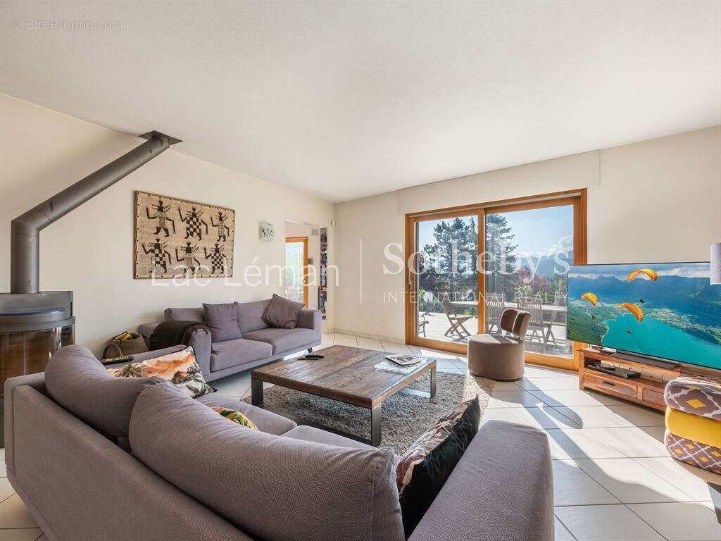 Maison à VETRAZ-MONTHOUX