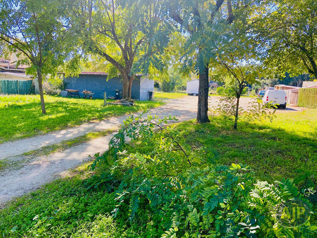 Terrain à LESPARRE-MEDOC