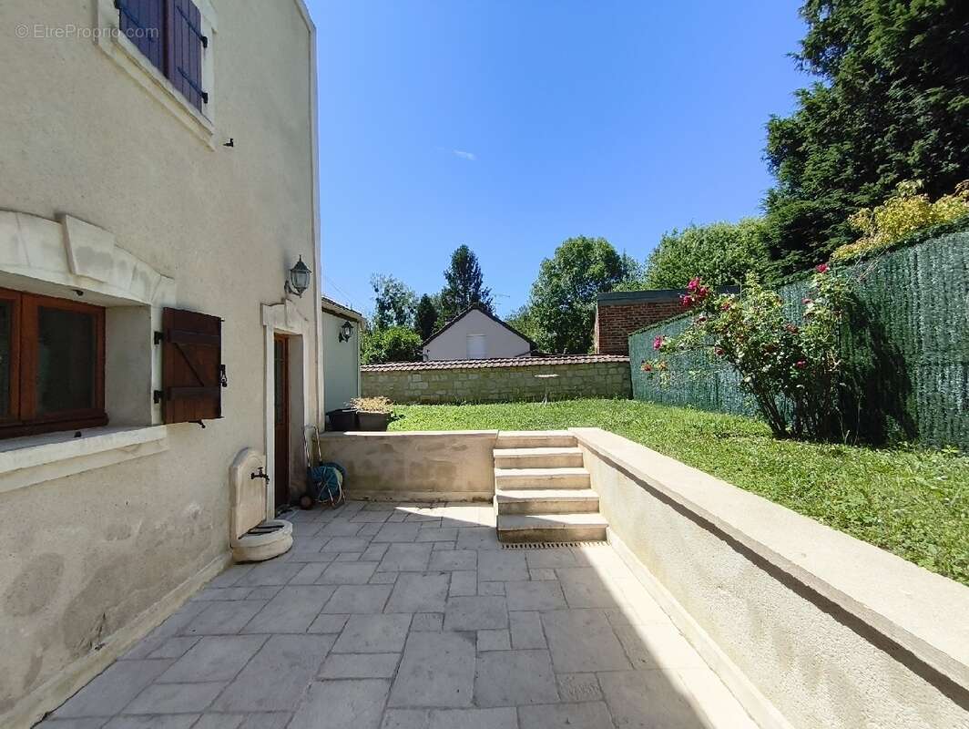 Maison 64 m² à Nesles-La-Vallee  - photo 11