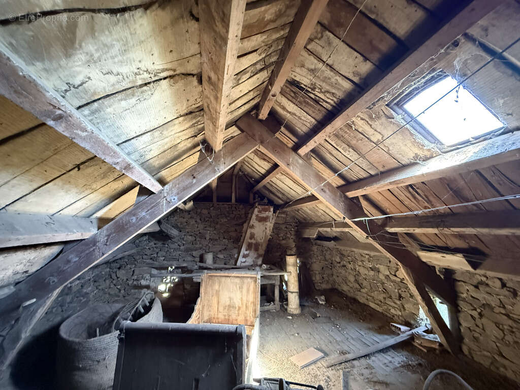Maison à JOUQUEVIEL