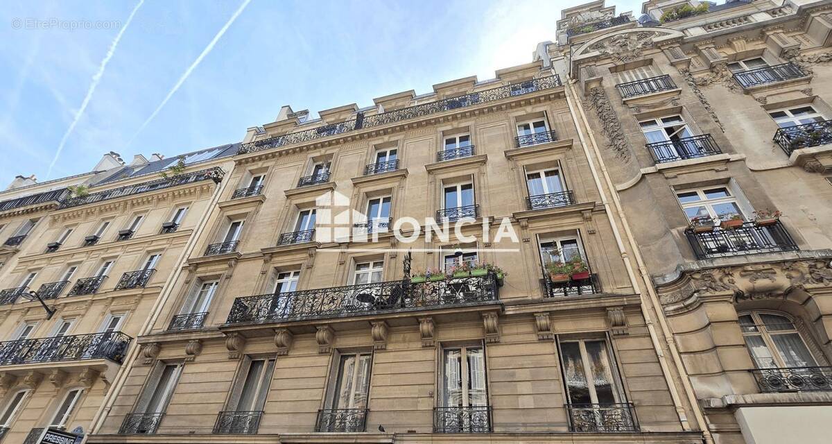 Appartement à PARIS-8E