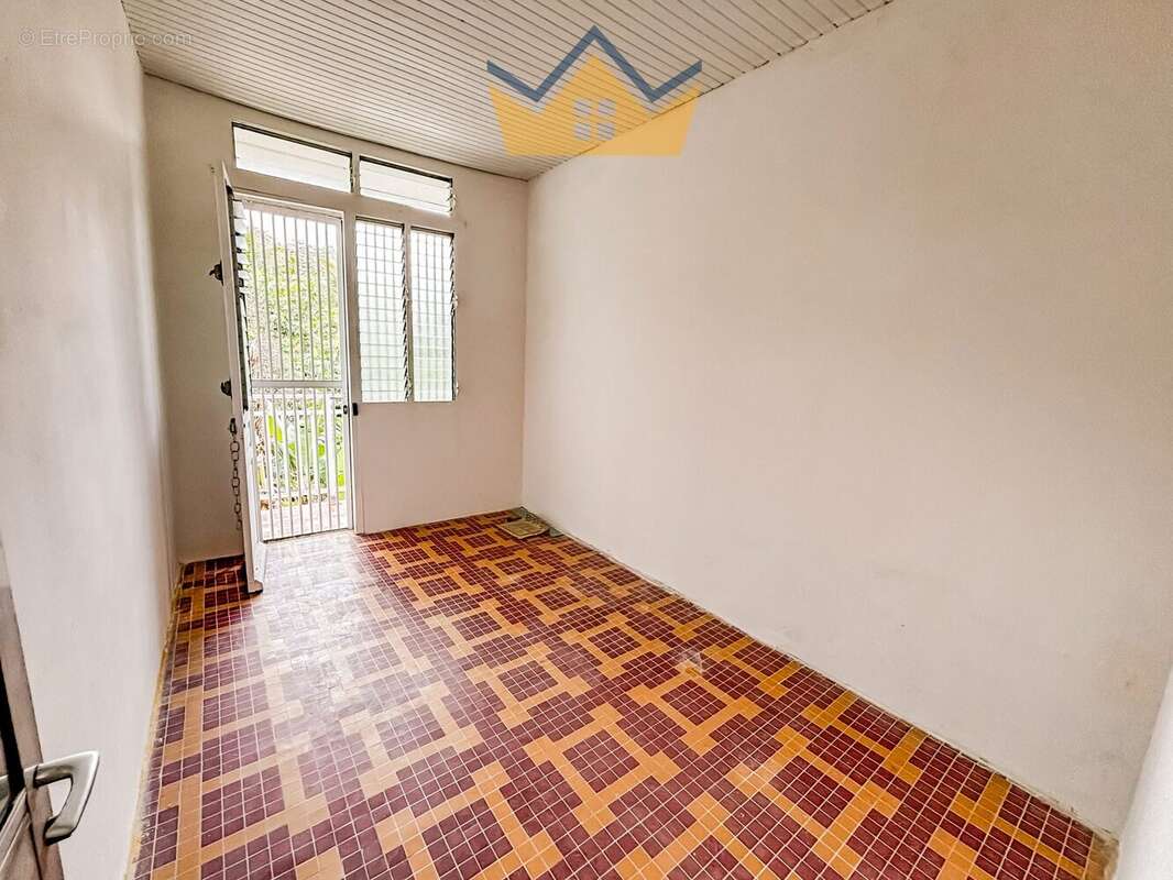 Maison 200 m² à Fort-De-France  - photo 3