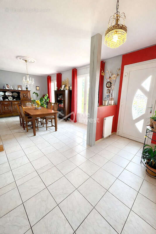 Maison 175 m² à Saint-Etienne-De-Tulmont  - photo 3