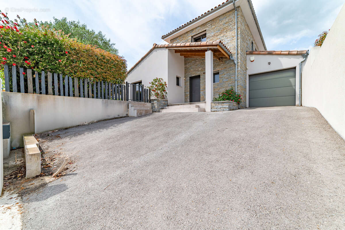 Maison à RESTINCLIERES