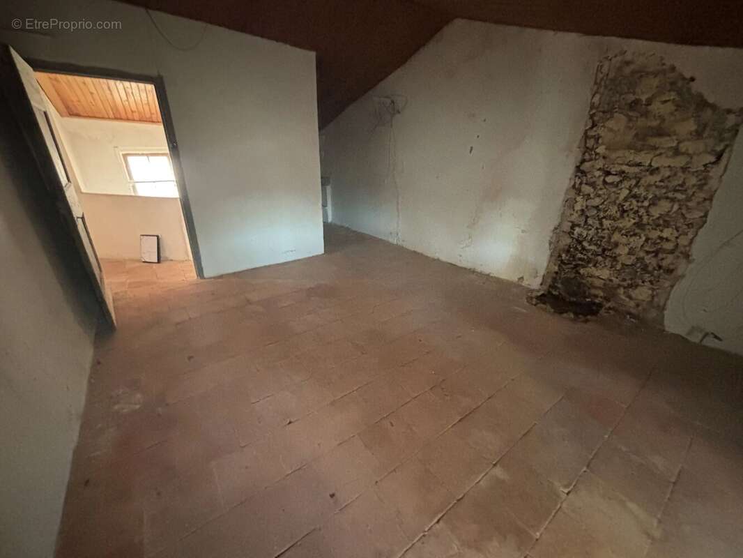 Maison de village à fort potentiel - photo 10