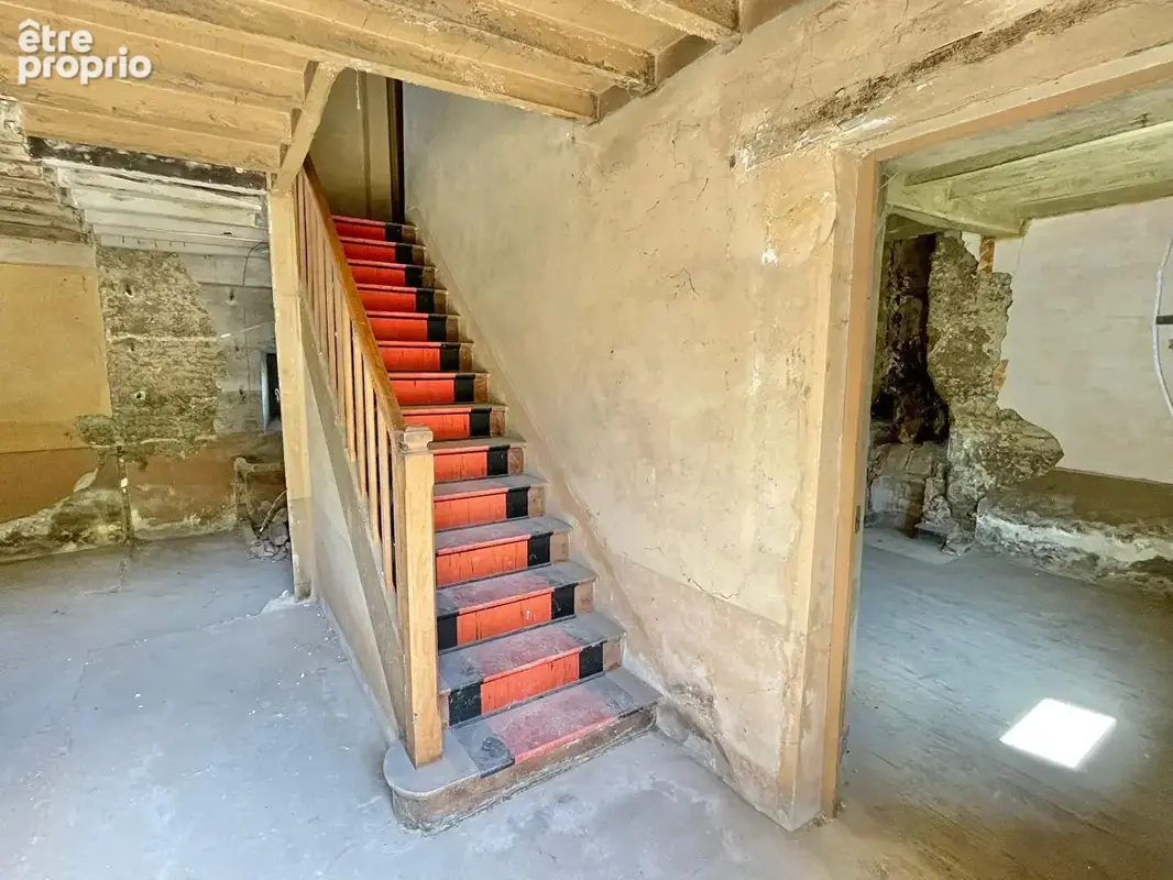 Maison de 90 m² à SAINT-CHEF (intérieur à rénover) - photo 4