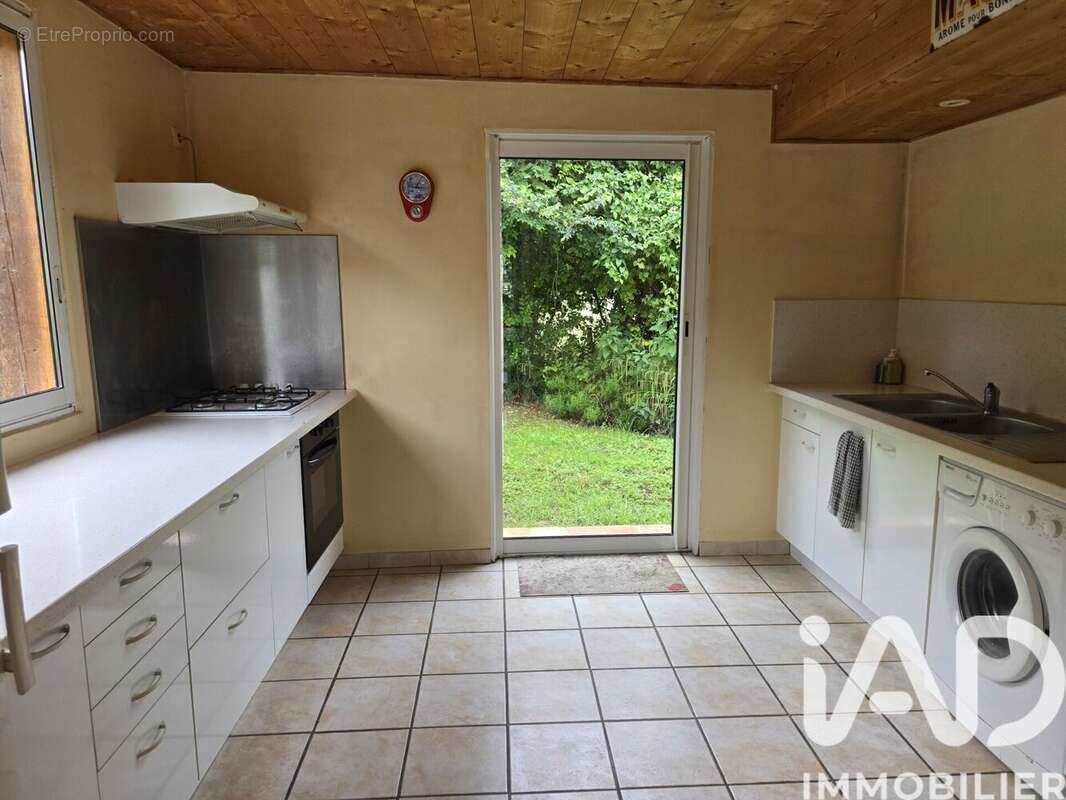 Maison 108 m² à Demu  - photo 8