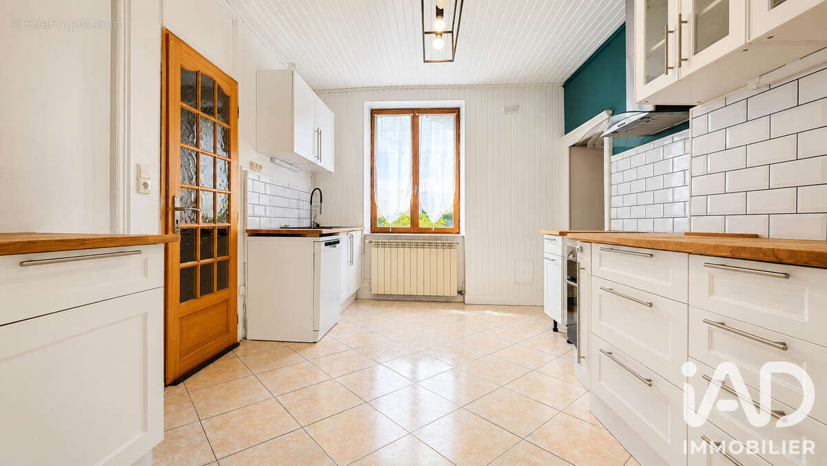 Maison 140 m² à Balan  - photo 3