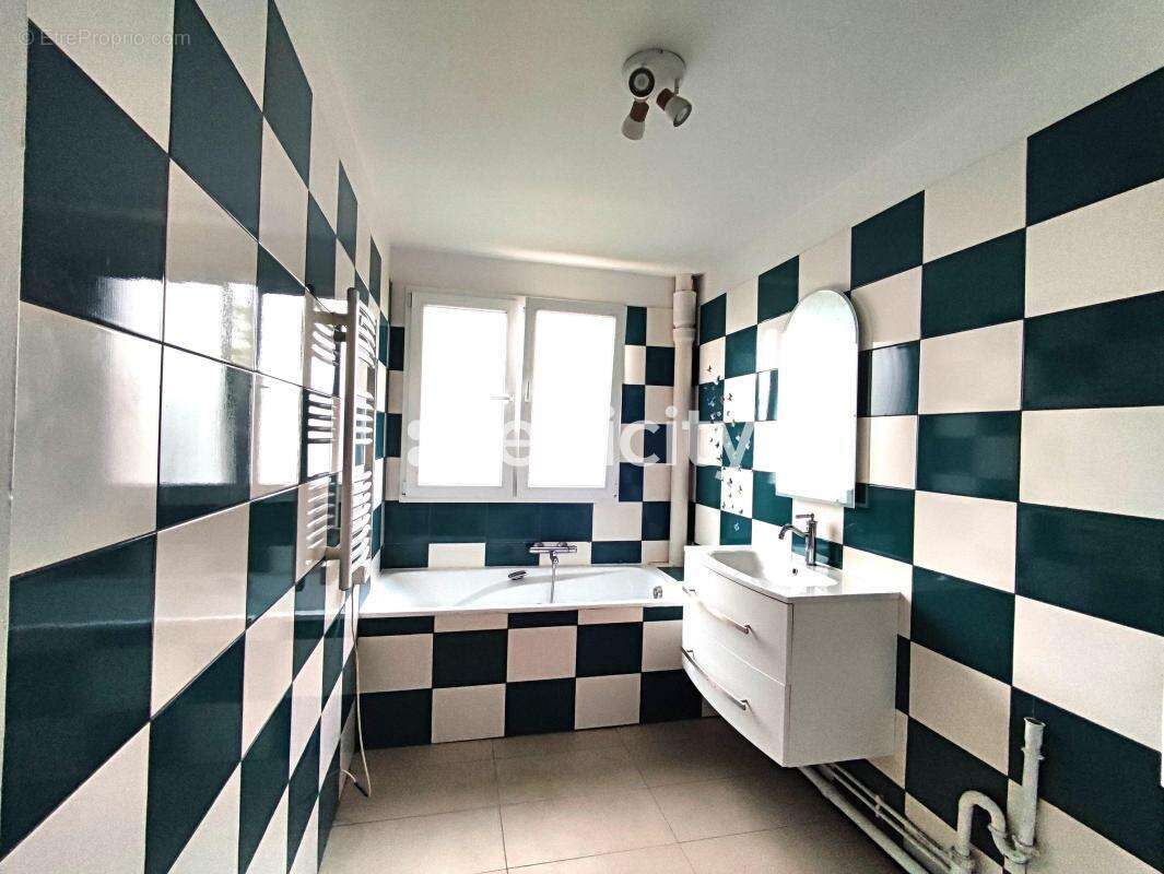 Appartement à EPINAY-SUR-SEINE