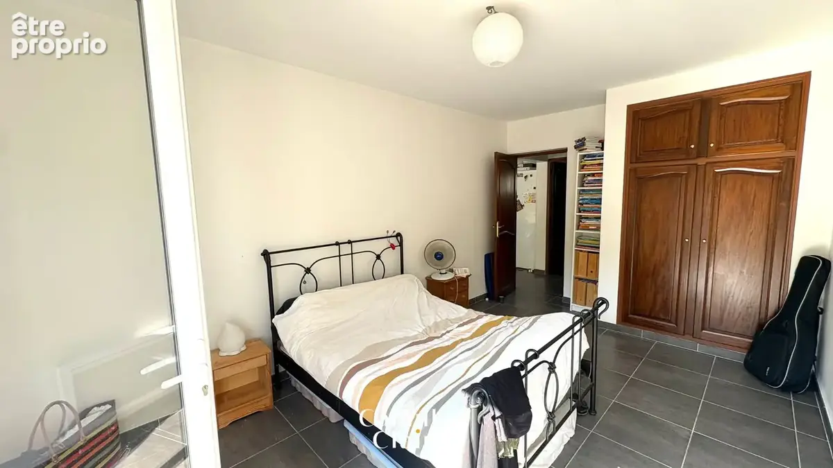 Appartement T4 avec terrasse et 3 places de parking dans petite résidence fermée à Gardanne. - photo 3