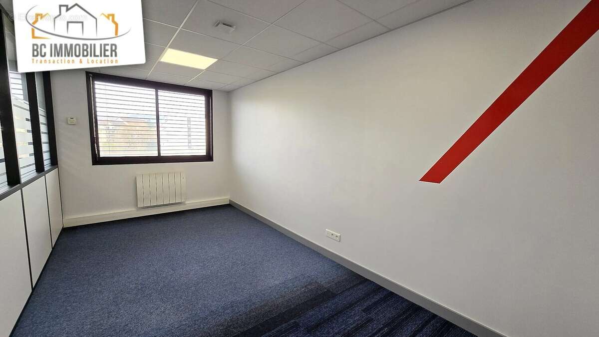 Commerce à FERNEY-VOLTAIRE